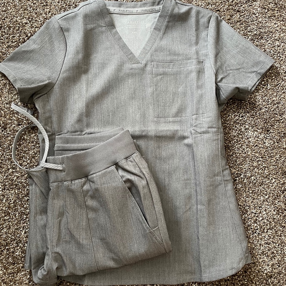 Fabletics Scrubs - image 1